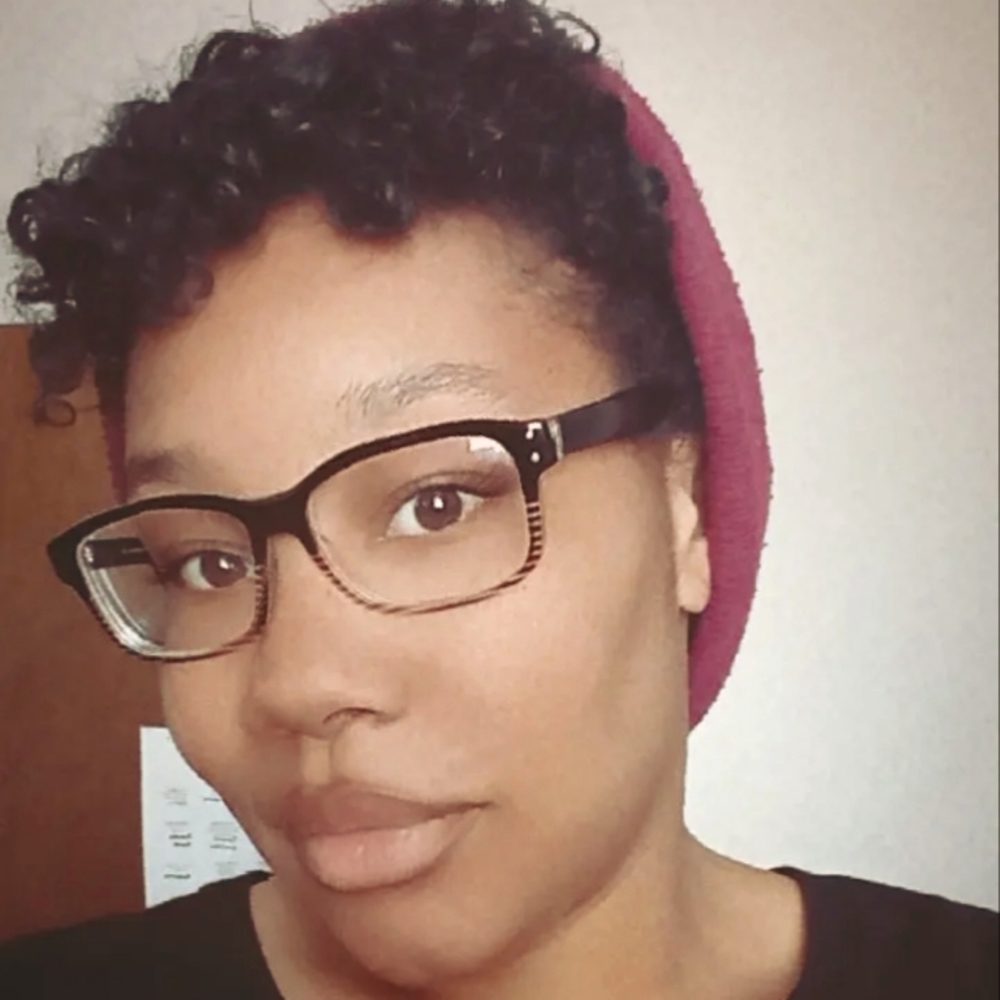 Meet your Posher, Seona